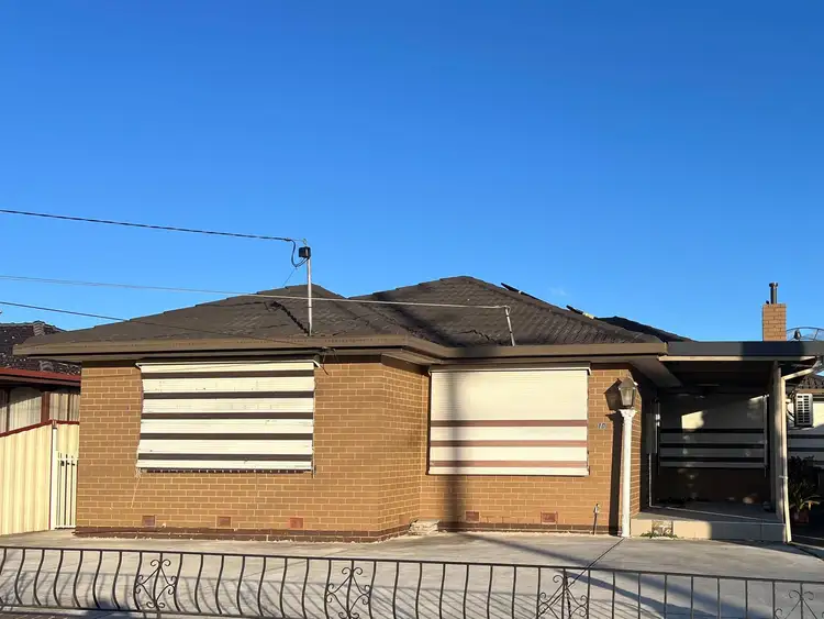 10 Mulhall Drive, St Albans VIC 3021