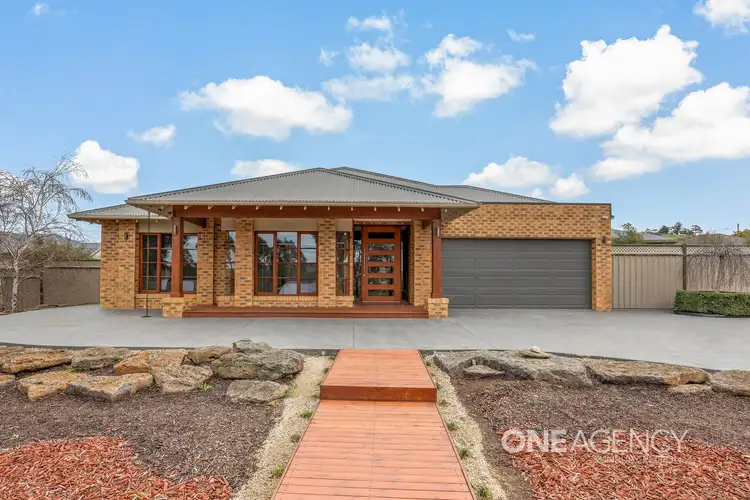 Second view of Homely house listing, 8 Stratford Close, Sunbury VIC 3429