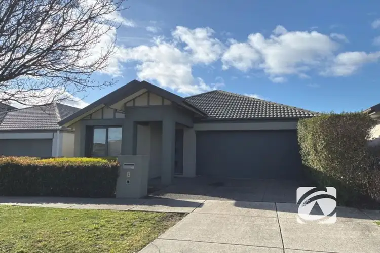 8 Lindeman Street, Berwick VIC 3806