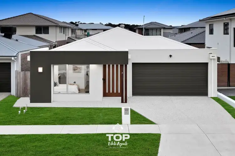5 Bonza Circuit, Clyde North VIC 3978
