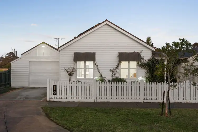 15 Catherine Place, Pakenham VIC 3810
