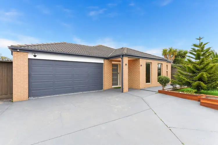 7 Lorikeet Court, Pakenham VIC 3810
