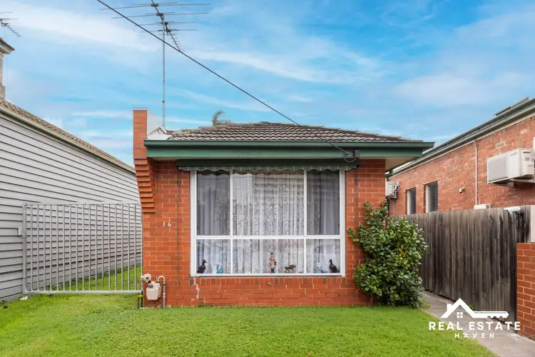 16 Crown Street, Flemington VIC 3031