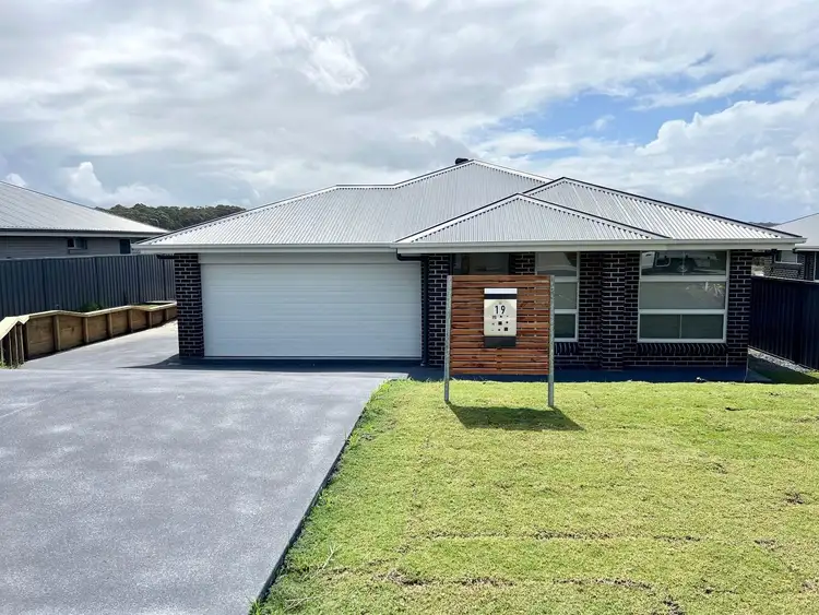19 Como Avenue, Burrill Lake NSW 2539
