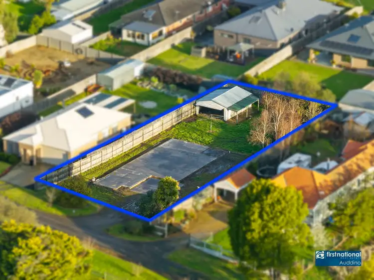 9 Albert Road, Loch VIC 3945