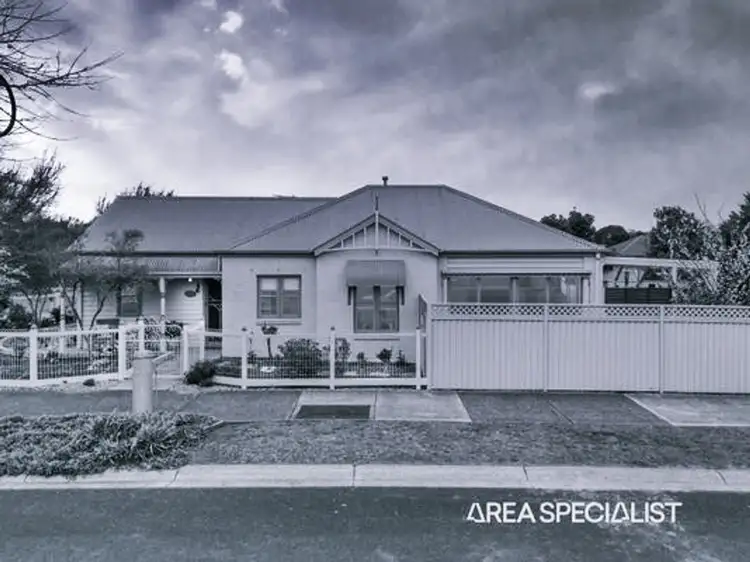 2 Howqua Place, Pakenham VIC 3810