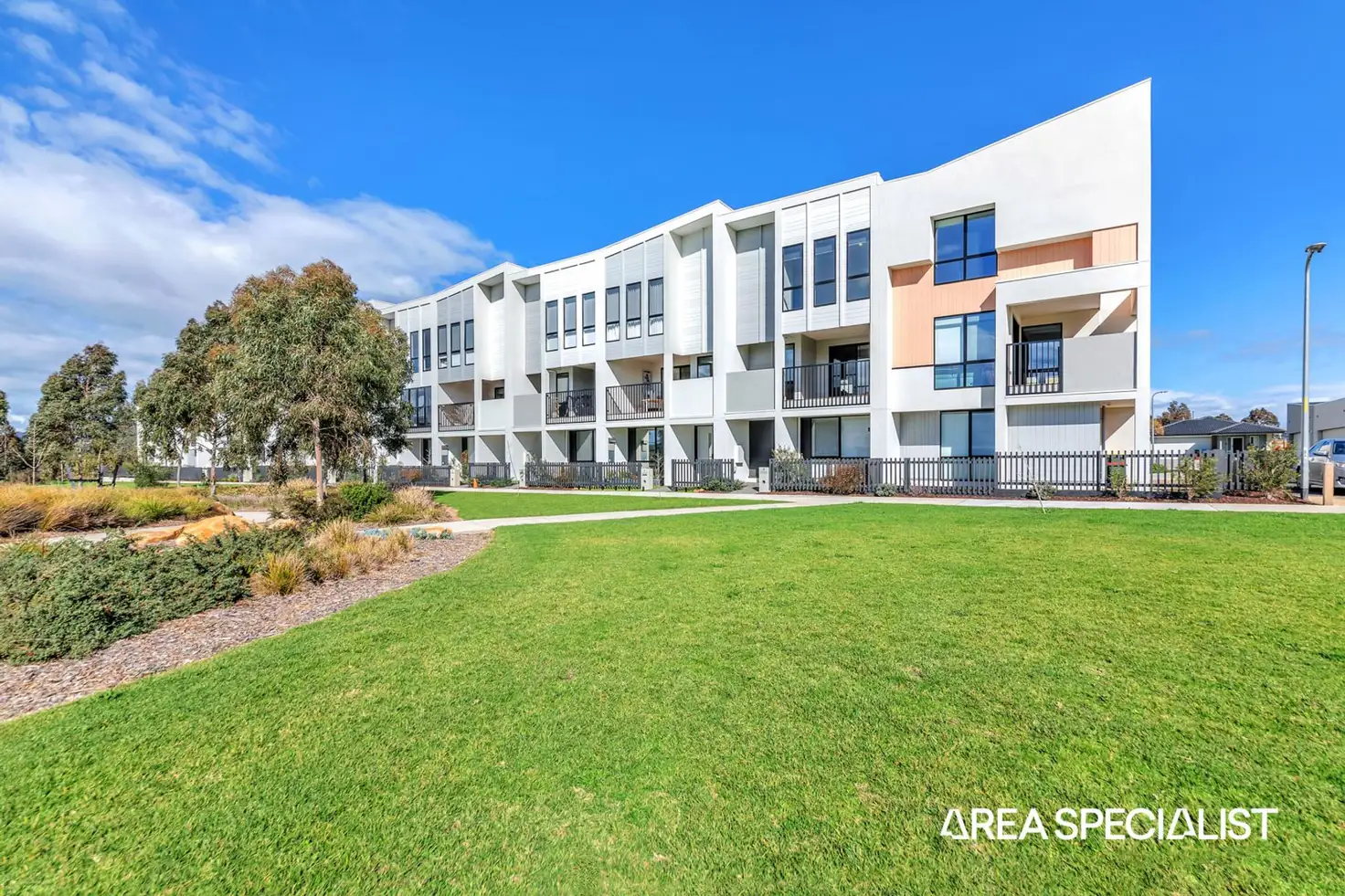 Main view of Homely house listing, 3 Ebro Walk, Cranbourne West VIC 3977
