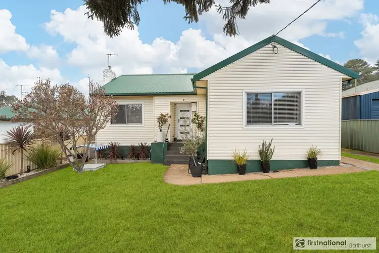 2 Chifley Place, West Bathurst NSW 2795