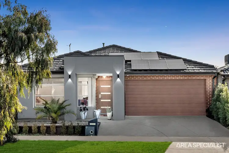 7 Bingham Circuit, Thornhill Park VIC 3335