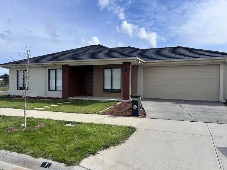 1 Goanna Road, Clyde North VIC 3978