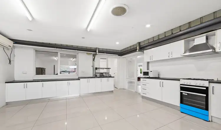 Fourth view of Homely house listing, 8 Maroondah Court, St Albans VIC 3021