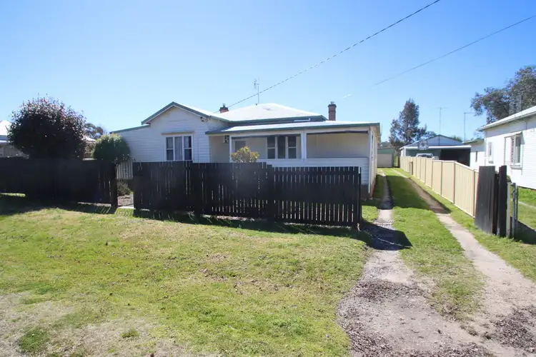 28 Margaret Street, Tenterfield NSW 2372
