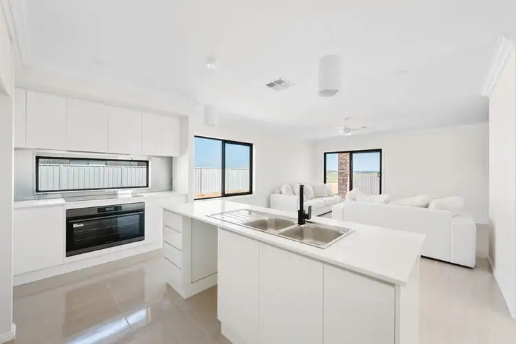 Sixth view of Homely house listing, 6 Regunyah Way, Mildura VIC 3500