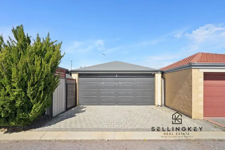 Second view of Homely house listing, 4 Terracina Parkway, Piara Waters WA 6112