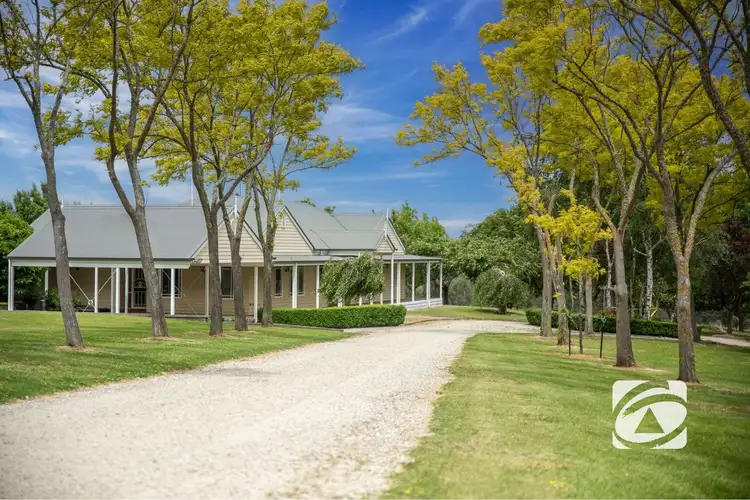 30 Sanders Road, Garfield North VIC 3814