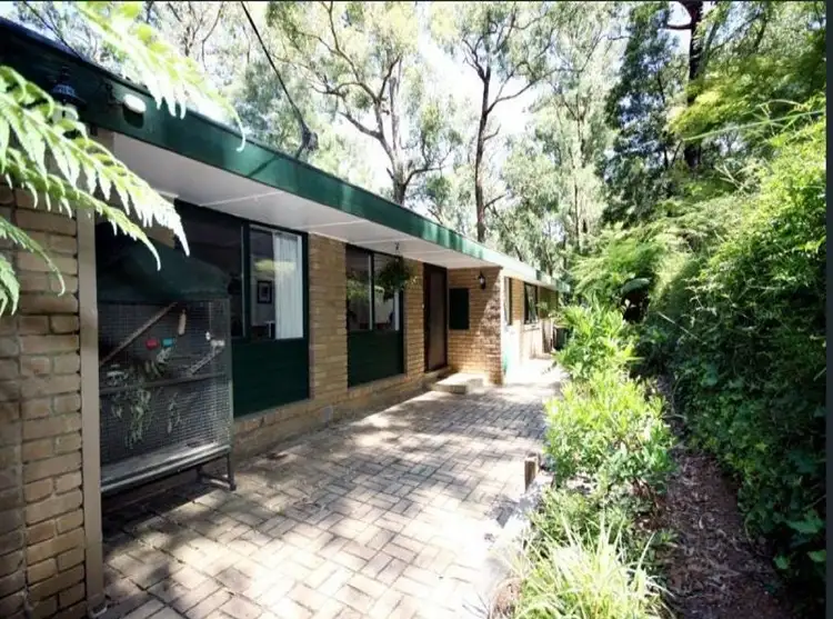 8 Sunnyside Terrace, Emerald VIC 3782