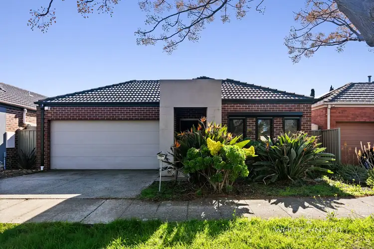 7 Viewbank Walk, Caroline Springs VIC 3023