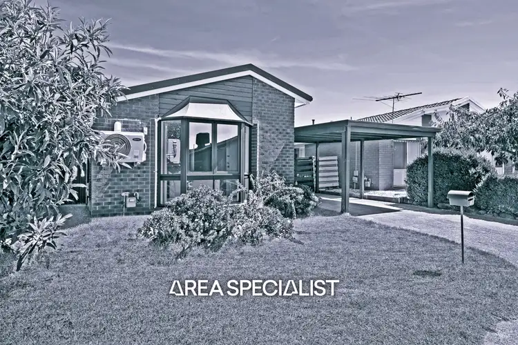 8 Callistemon Avenue