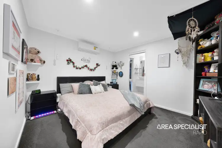 Fifth view of Homely house listing, 15 Farrer Close, Cranbourne VIC 3977