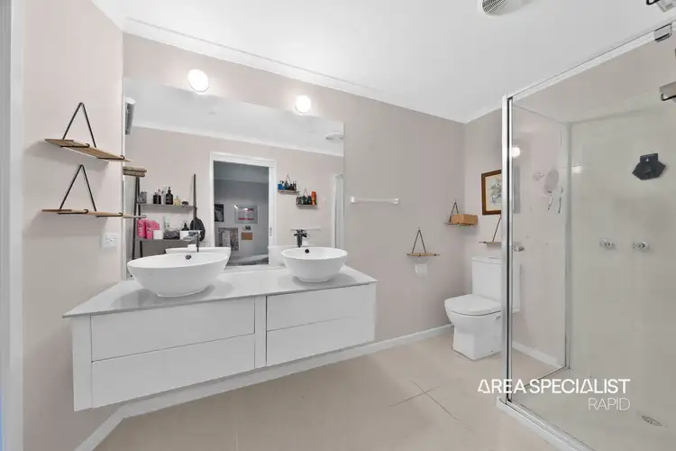 Sixth view of Homely house listing, 15 Farrer Close, Cranbourne VIC 3977