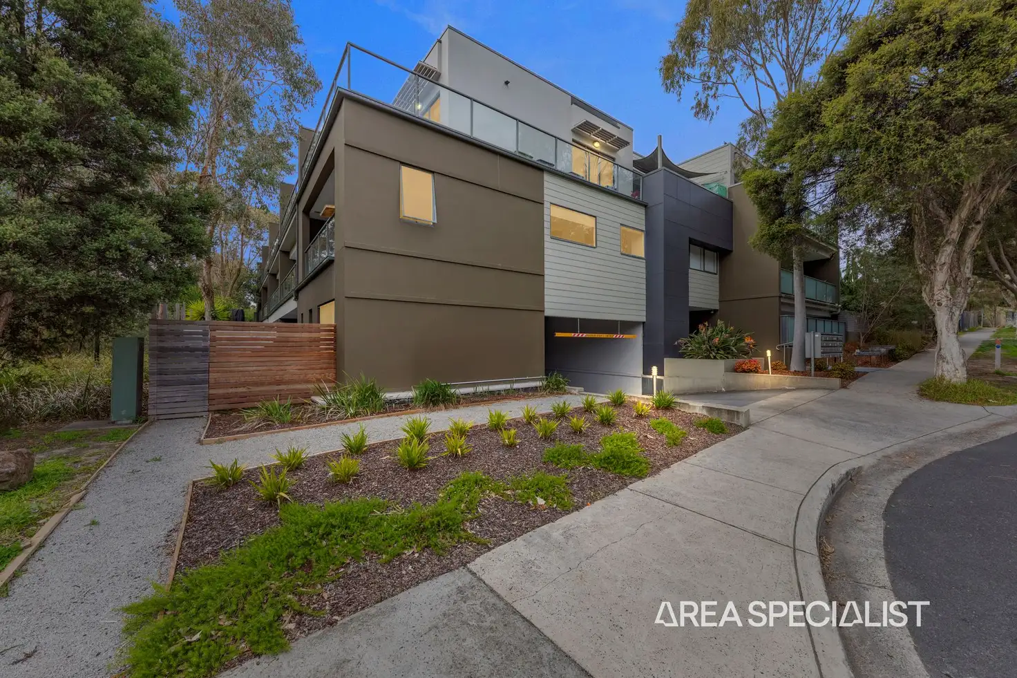 Main view of Homely apartment listing, 27/2-4 Acacia Court, Ringwood VIC 3134