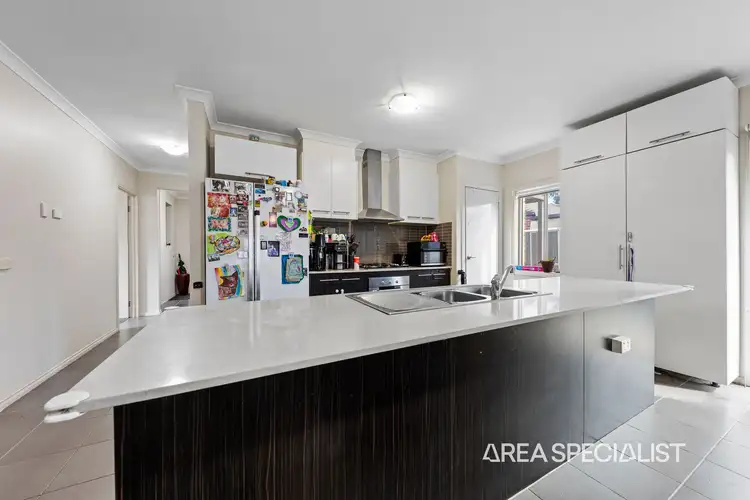 Fifth view of Homely house listing, 15 Dunferline Crescent, Cranbourne VIC 3977