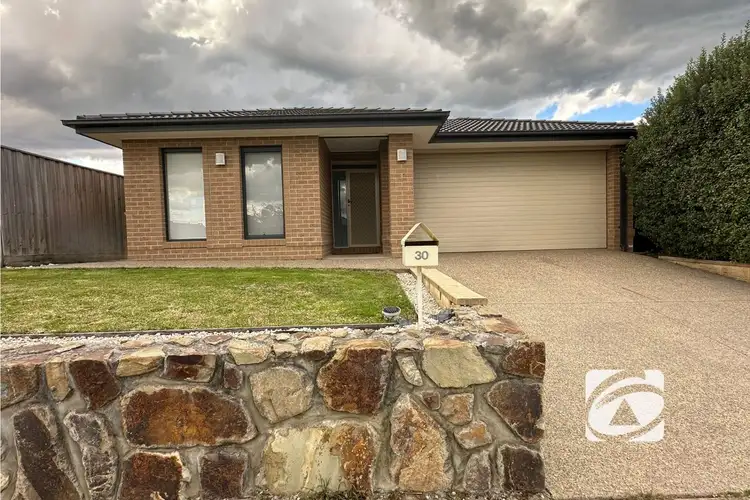 30 Burgess Avenue, Officer VIC 3809