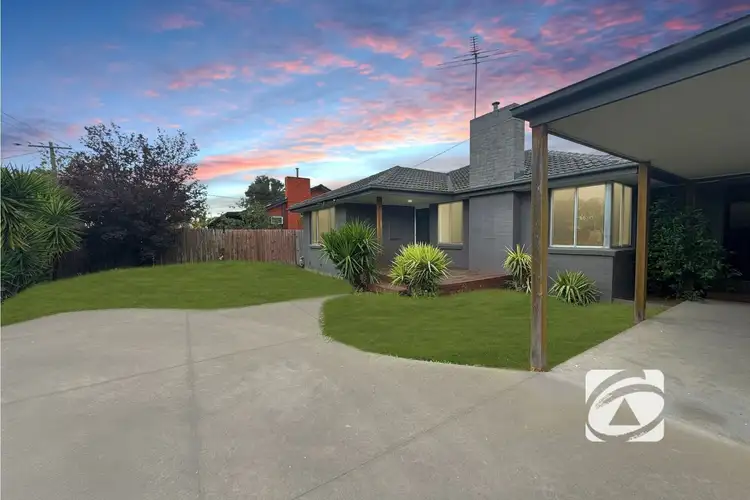 1 Wadsley Avenue, Pakenham VIC 3810
