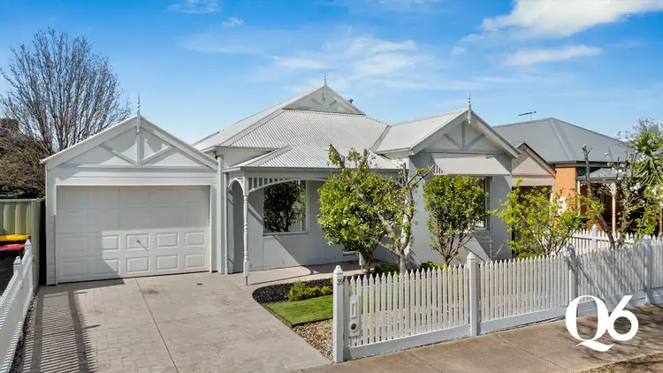39 Dahlia Drive, Caroline Springs VIC 3023