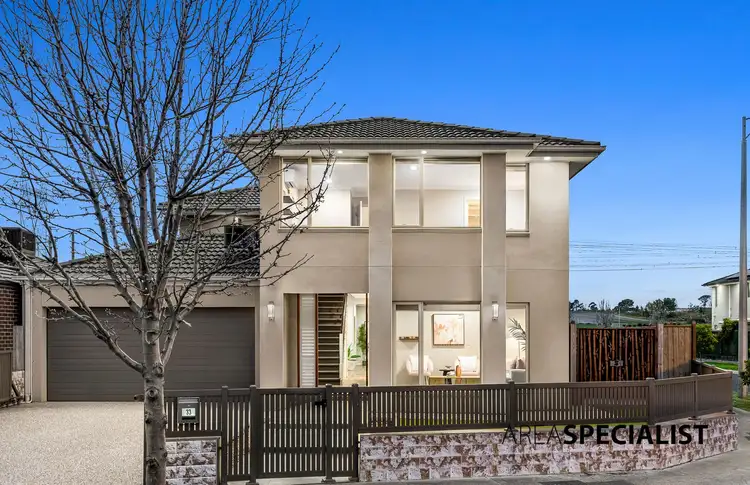 33 Pitfield Avenue, Cranbourne East VIC 3977
