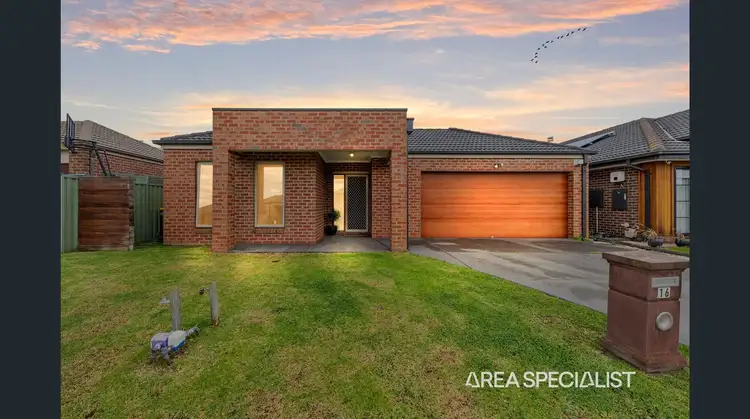16 Moore Mews, Pakenham VIC 3810