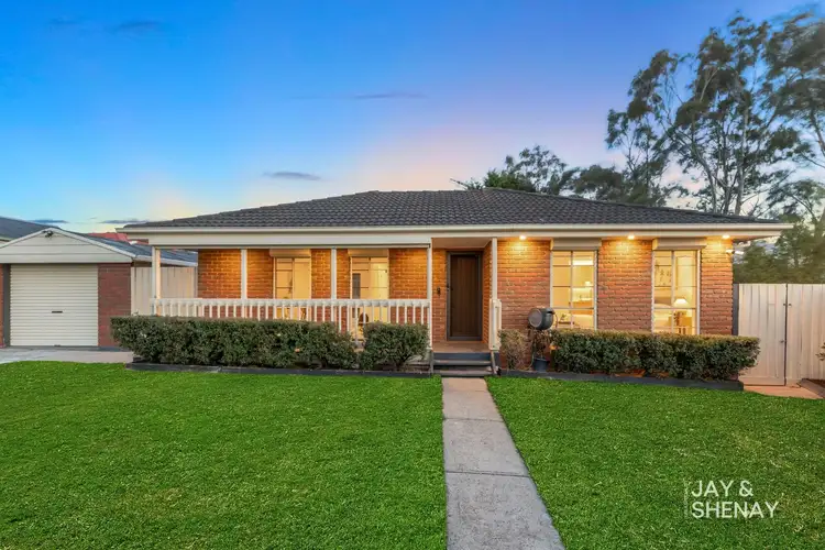 368 James Cook Drive, Endeavour Hills VIC 3802