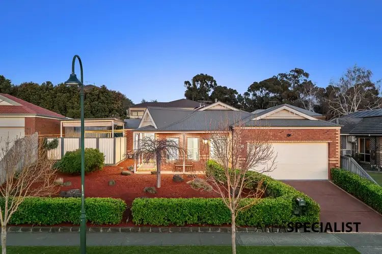 89 Bemersyde Drive, Berwick VIC 3806