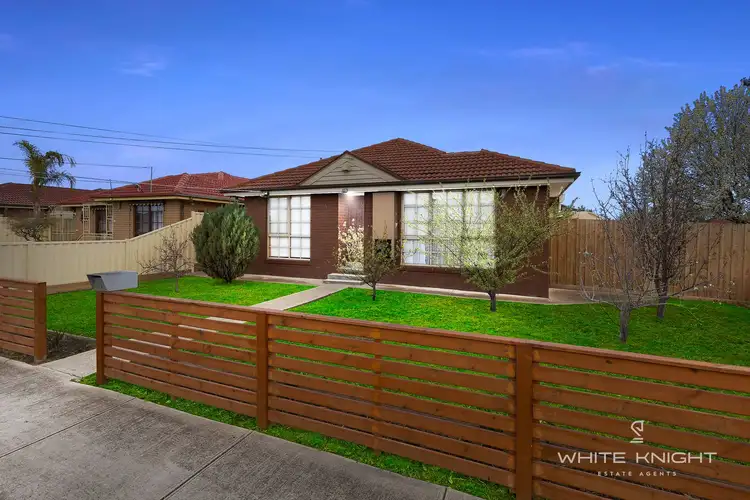 19 Pottenger Way, St Albans VIC 3021