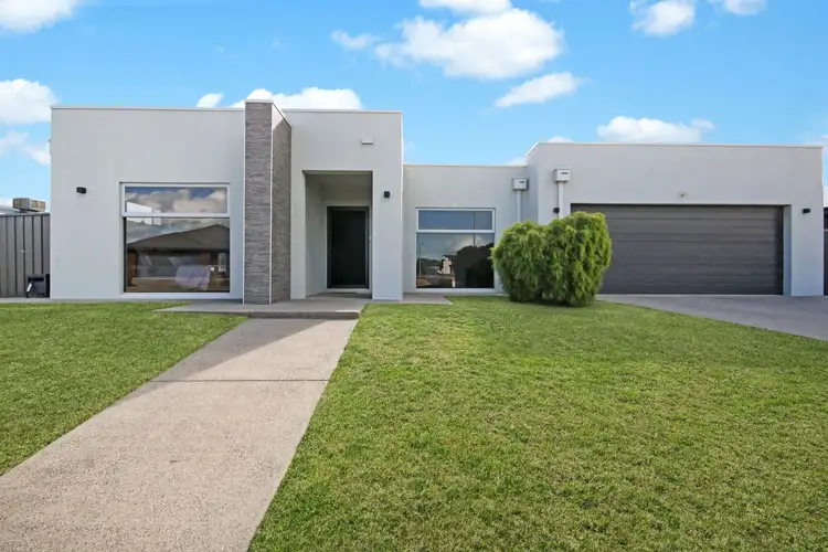 39 Stockton Drive, Horsham VIC 3400