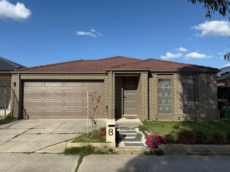 8 Revelstoke Crescent, Pakenham VIC 3810