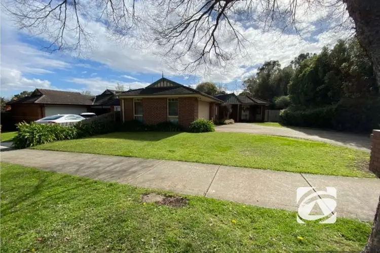 27 Melville Park Drive, Berwick VIC 3806