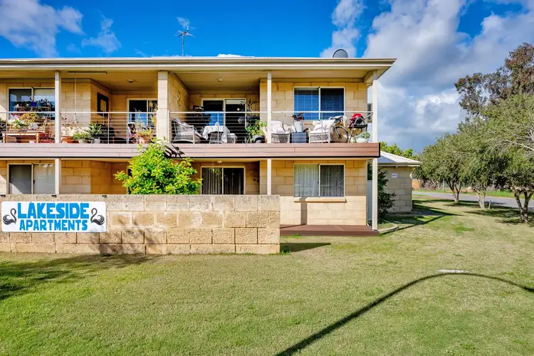 2/1 Lakes Crescent, South Yunderup WA 6208