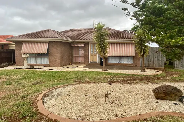 12 Raglan Court, Kurunjang VIC 3337