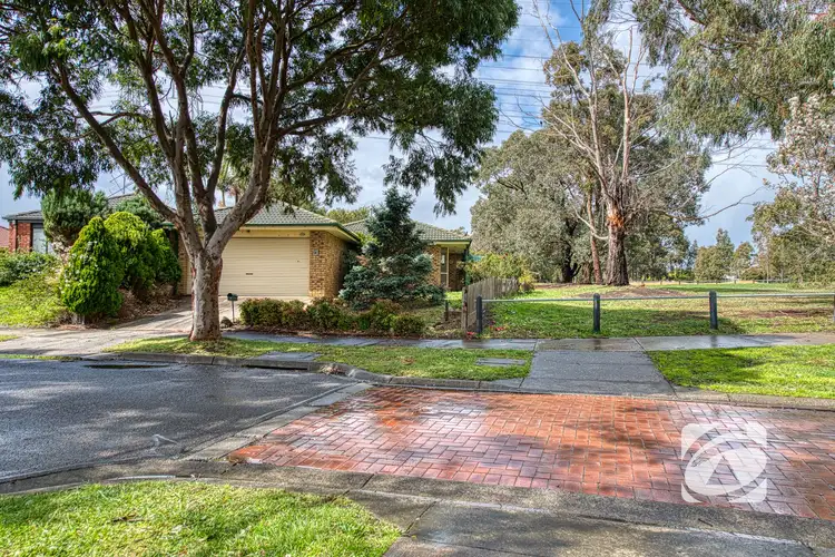50 Scarborough Avenue, Cranbourne West VIC 3977