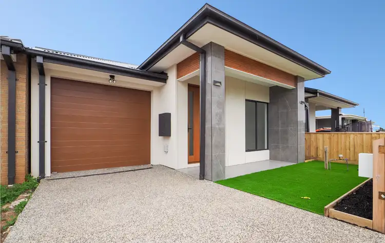 27 Delhi Grove, Rockbank VIC 3335