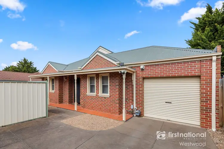 2/105 Hogans Road, Hoppers Crossing VIC 3029