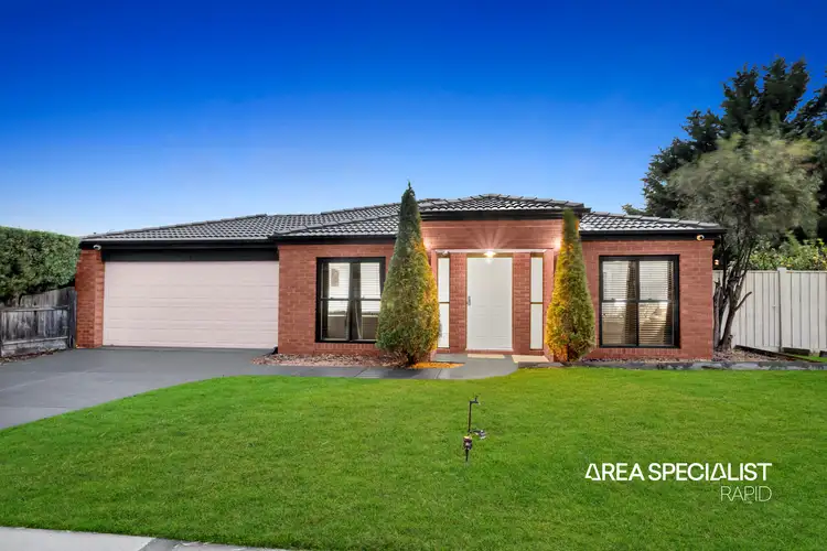 15 Fairways Boulevard, Cranbourne North VIC 3977