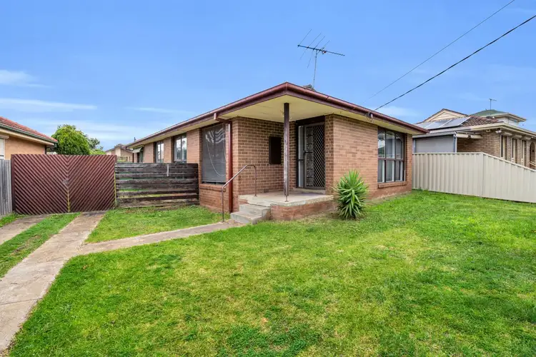 19 Vista Drive, Melton VIC 3337