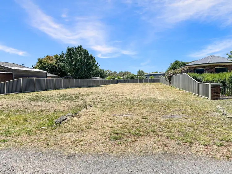 14 Simson Street, Carisbrook VIC 3464