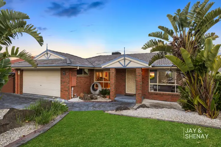 25 Lawson Way, Endeavour Hills VIC 3802