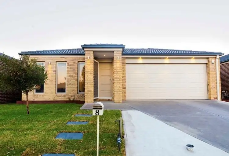 8 Braestar Street, Cranbourne VIC 3977