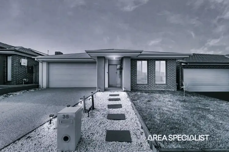 35 Garrard Crescent, Clyde VIC 3978