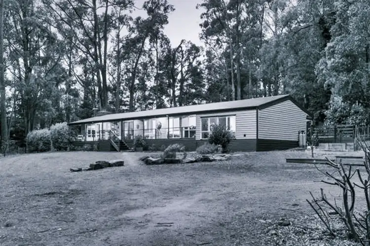 10 Stone Road South, Gembrook VIC 3783