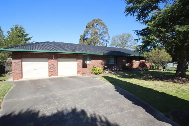 11 George Street, Tenterfield NSW 2372